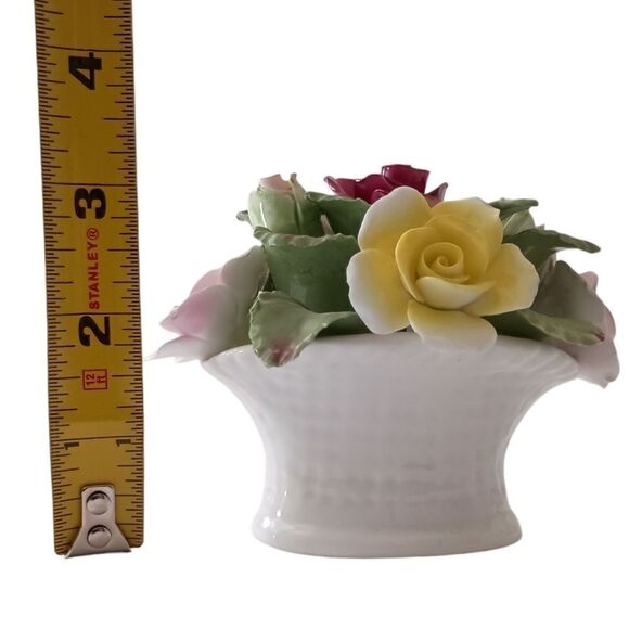 Aynsley Porcelain Flower Basket June Rose Hand Molded England Vintage TINY CHIP. - Picture 2 of 16